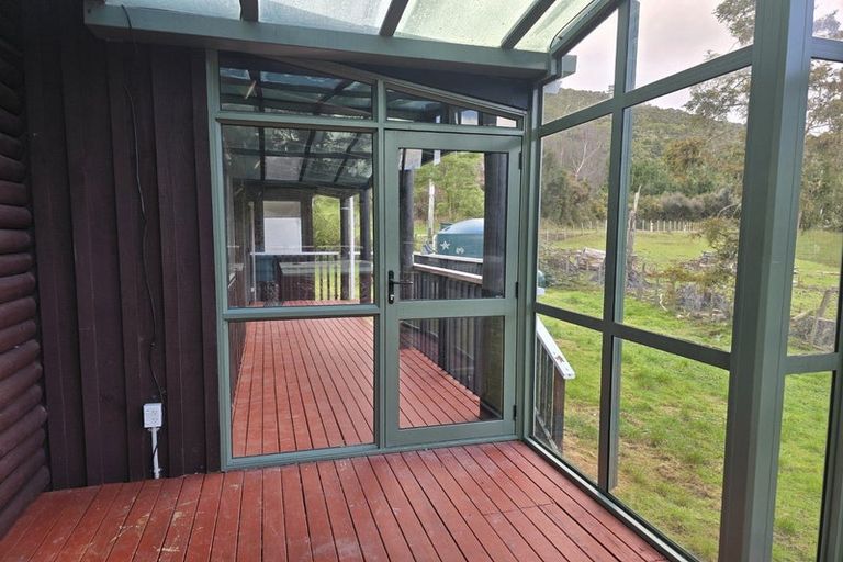 Photo of property in 694 Whitemans Valley Road, Whitemans Valley, Upper Hutt, 5371