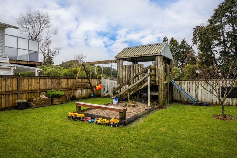 Photo of property in 503 Richmond Road, Lepperton, New Plymouth, 4373