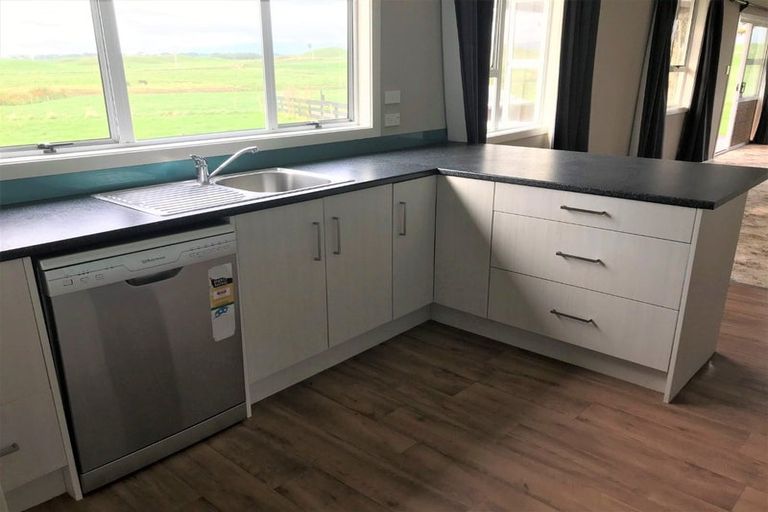 Photo of property in 89 Porikapa Road, Warea, New Plymouth, 4381