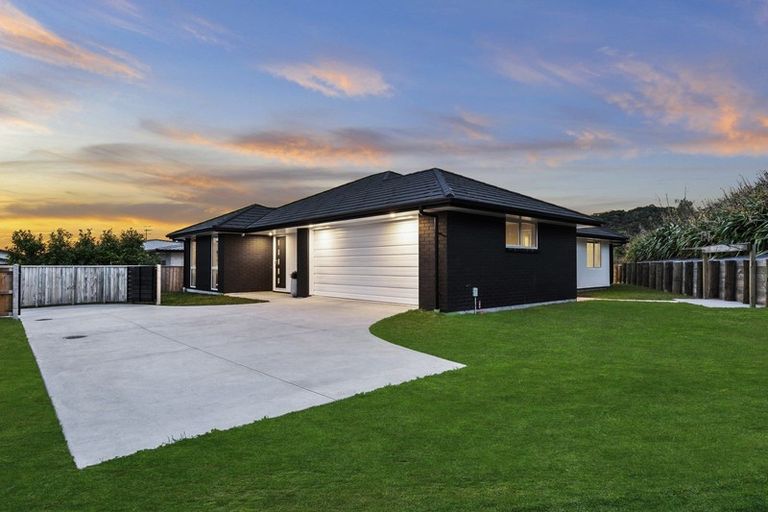 Photo of property in 59 Awataha Crescent, Pyes Pa, Tauranga, 3110