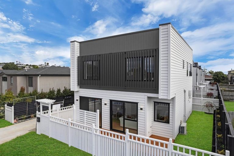 Photo of property in 1/145 Bucklands Road, Bucklands Beach, Auckland, 2012