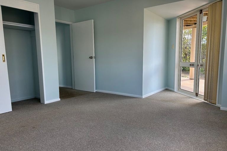 Photo of property in 2/991 Beach Road, Torbay, Auckland, 0630