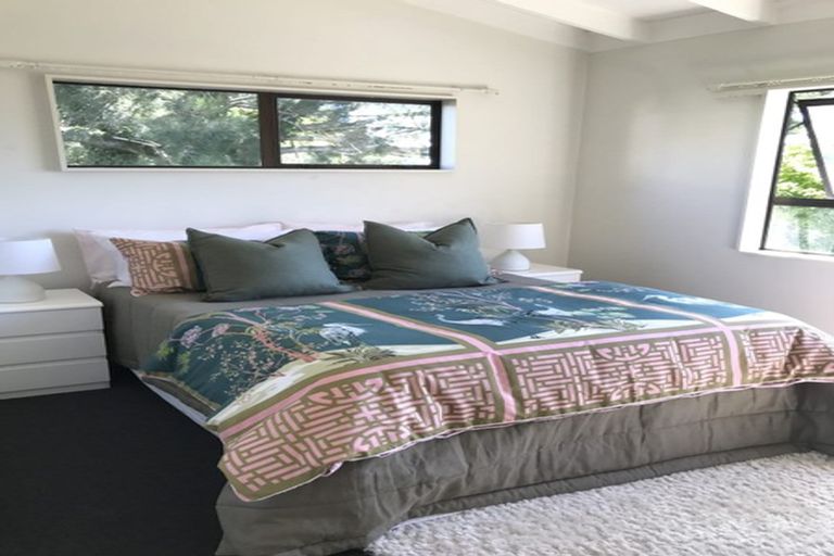 Photo of property in 2/113 Manuka Road, Bayview, Auckland, 0629