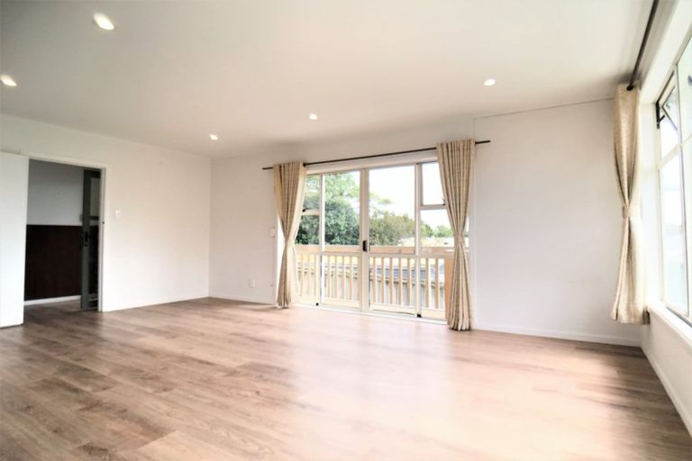 Photo of property in 8a Harrington Road, Henderson, Auckland, 0610
