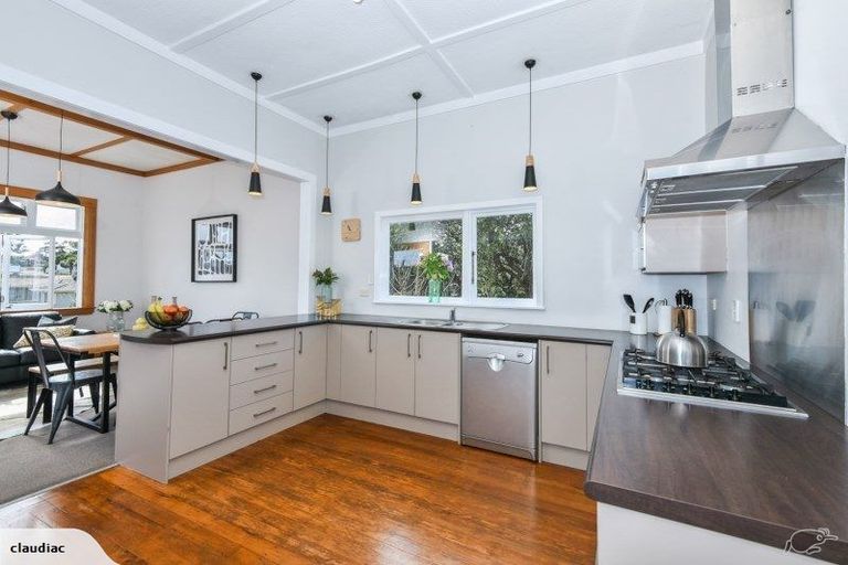 Photo of property in 20 Evans Road, Glen Eden, Auckland, 0602