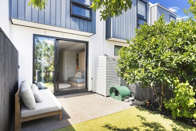 Photo of property in 216 Hobsonville Point Road, Hobsonville, Auckland, 0616