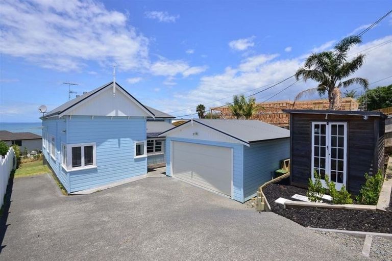 Photo of property in 1047 Whangaparaoa Road, Tindalls Beach, Whangaparaoa, 0930