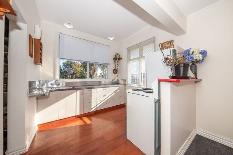 Photo of property in 52 Romilly Street, Westport, 7825