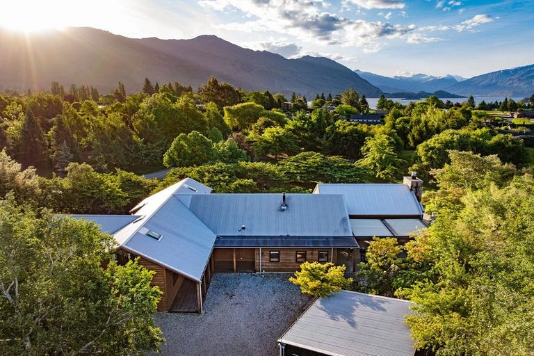 Photo of property in 46 Ballantyne Road, Wanaka, 9305