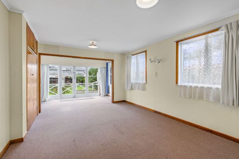 Photo of property in 11 West Hoe Road, Orewa, 0931