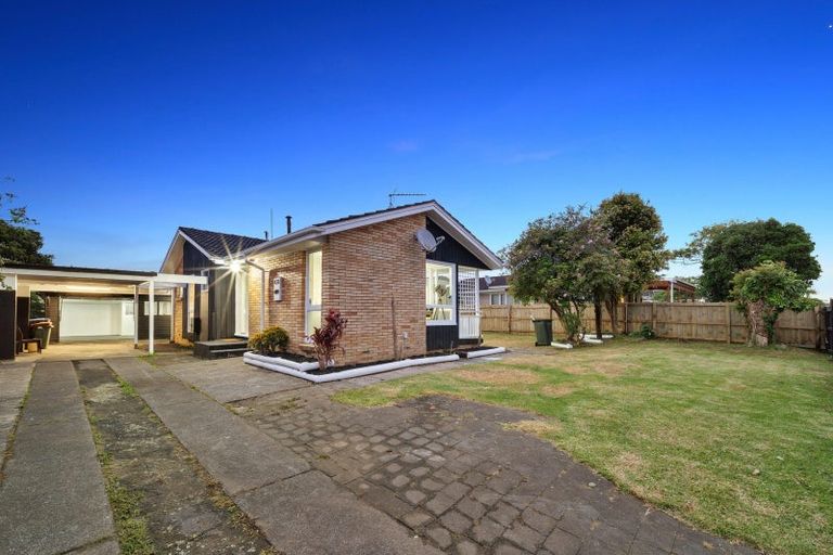Photo of property in 39 Cottingham Crescent, Mangere East, Auckland, 2024