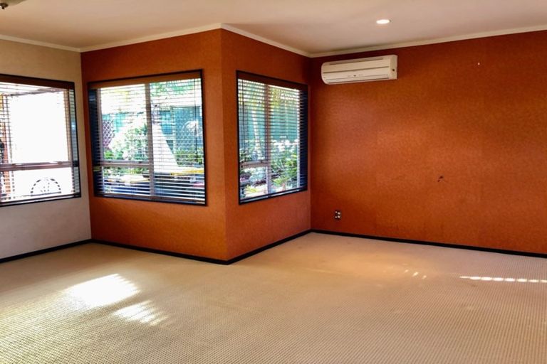 Photo of property in 6 Bass Street, West Harbour, Auckland, 0618