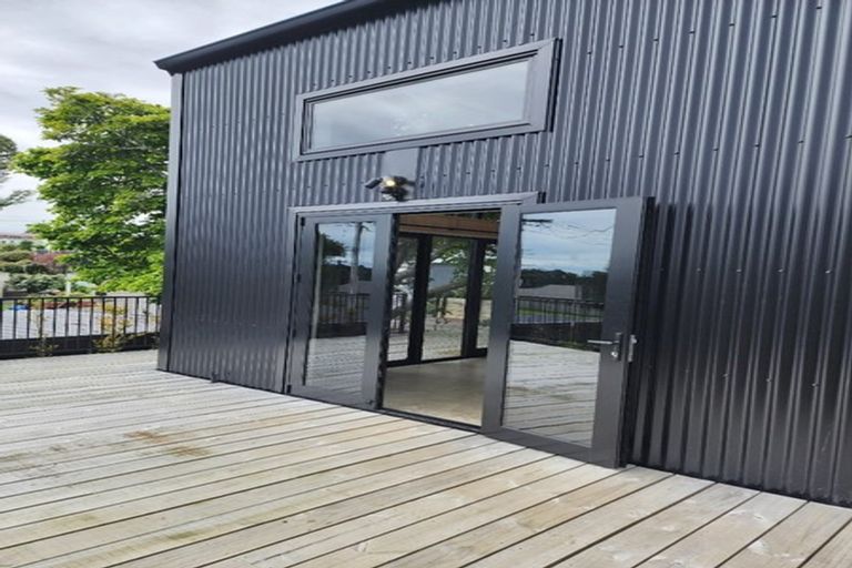 Photo of property in 16 Peace Avenue, Moturoa, New Plymouth, 4310