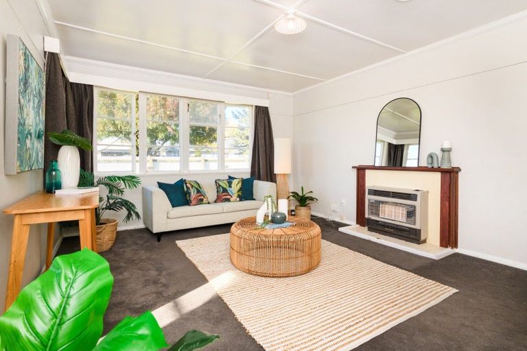 Photo of property in 660 Featherston Street, Roslyn, Palmerston North, 4414
