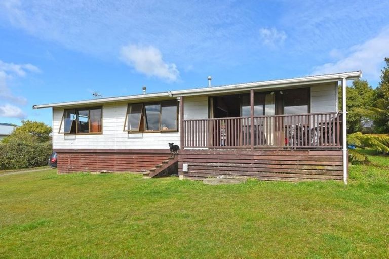 Photo of property in 54 Aniseed Grove, Timberlea, Upper Hutt, 5018