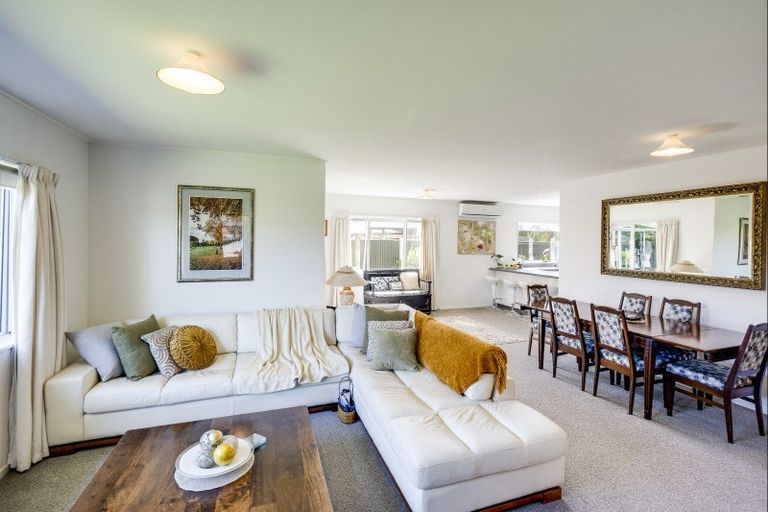 Photo of property in 425 Southland Place, Raureka, Hastings, 4120