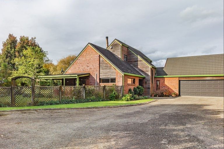 Photo of property in 275 Kimberley Road, Levin, 5571