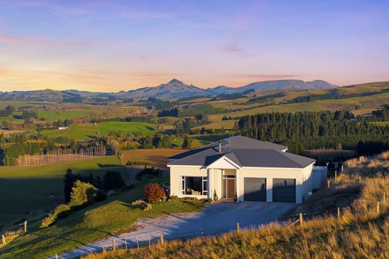 Photo of property in 67 Macraes Road, Waynes, Palmerston, 9483