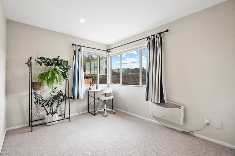 Photo of property in 8 Cuthill Close, Albany, Auckland, 0632