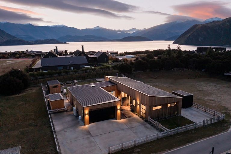 Photo of property in 9 Bull Ridge, Wanaka, 9305