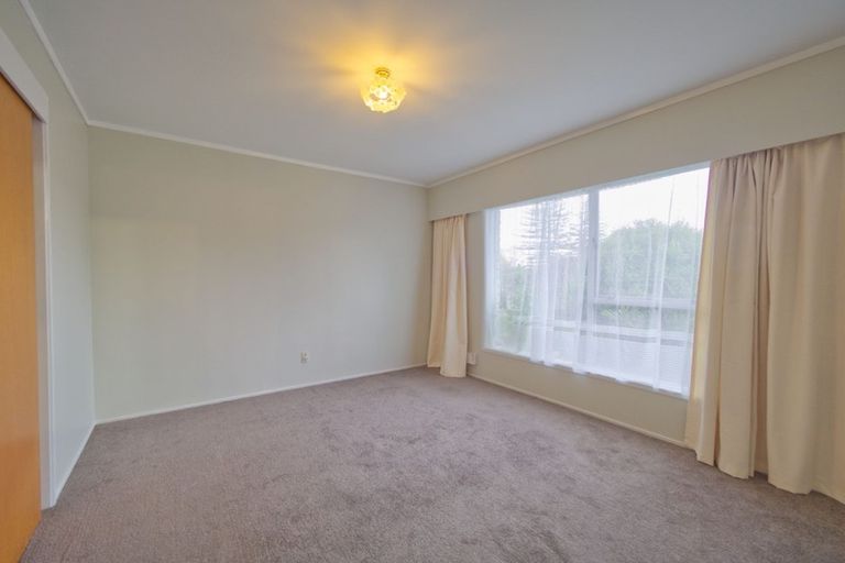 Photo of property in 2/73 Stanniland Street, Sunnyhills, Auckland, 2010