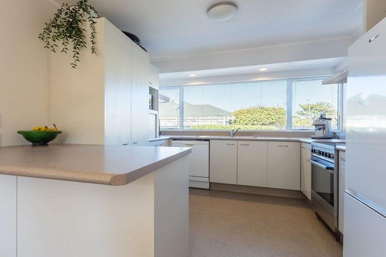 Photo of property in 5 Beachwater Grove, Paraparaumu Beach, Paraparaumu, 5032