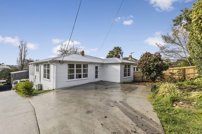 Photo of property in 70b Colwill Road, Massey, Auckland, 0614