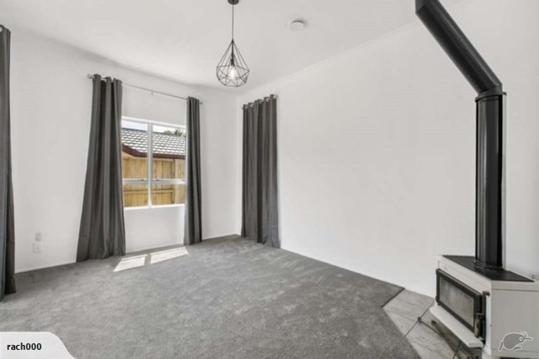 Photo of property in 28 Dingadee Street, Welcome Bay, Tauranga, 3112