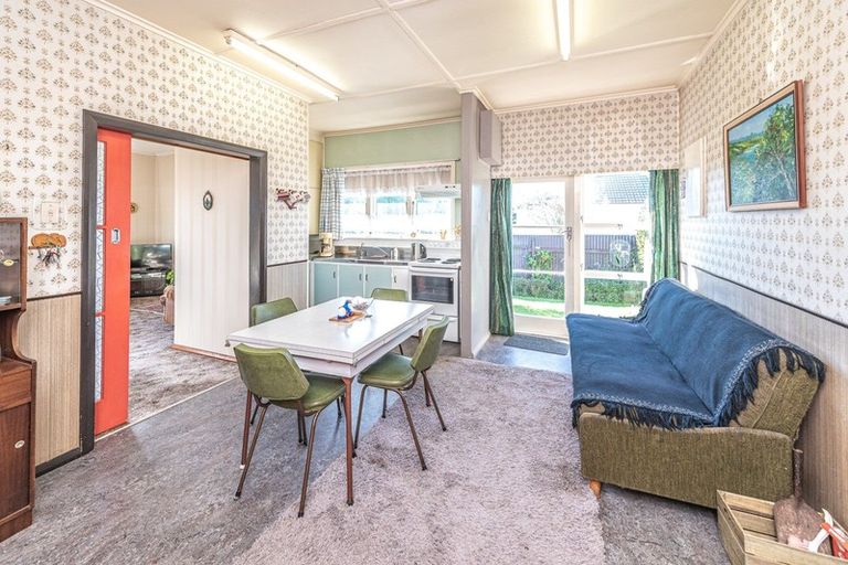 Photo of property in 1 Nikau Street, Tawhero, Whanganui, 4501