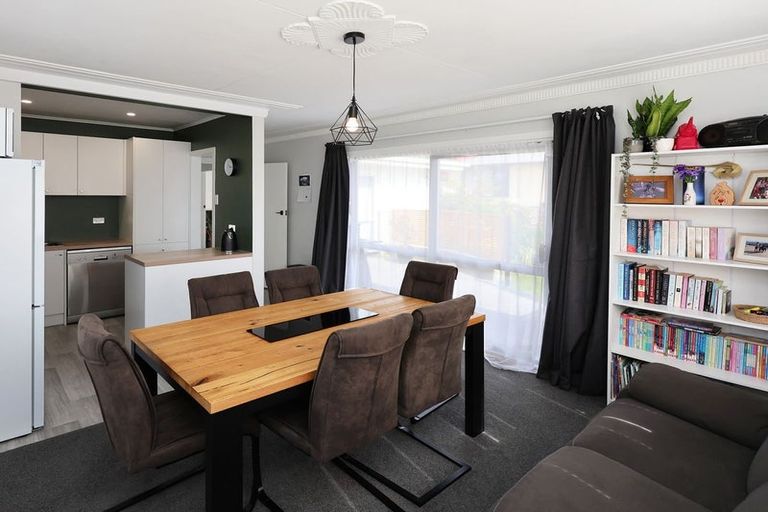 Photo of property in 11 Oxford Street, Holmes Hill, Oamaru, 9401