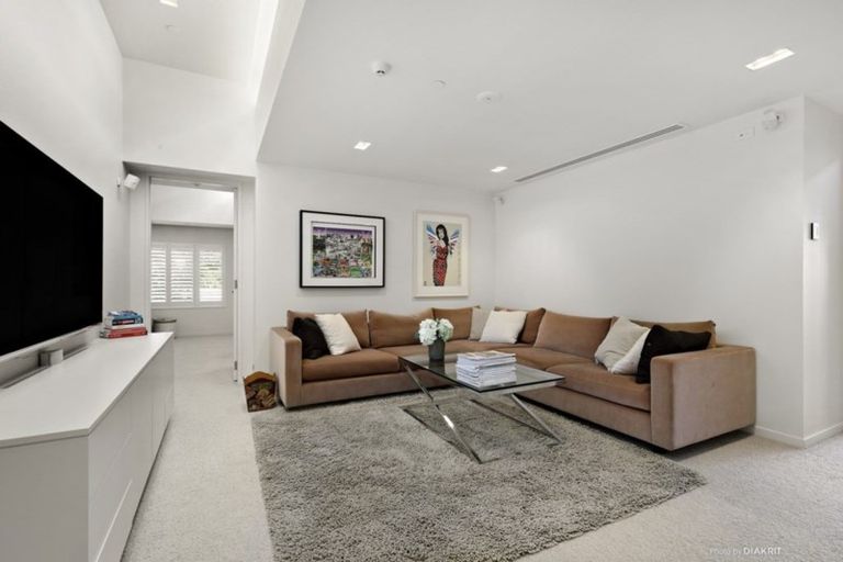 Photo of property in 5/150 Oriental Parade, Oriental Bay, Wellington, 6011