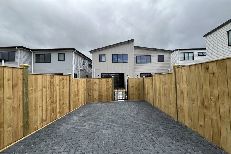 Photo of property in 20 Kapeta Lane, Karaka, 2113