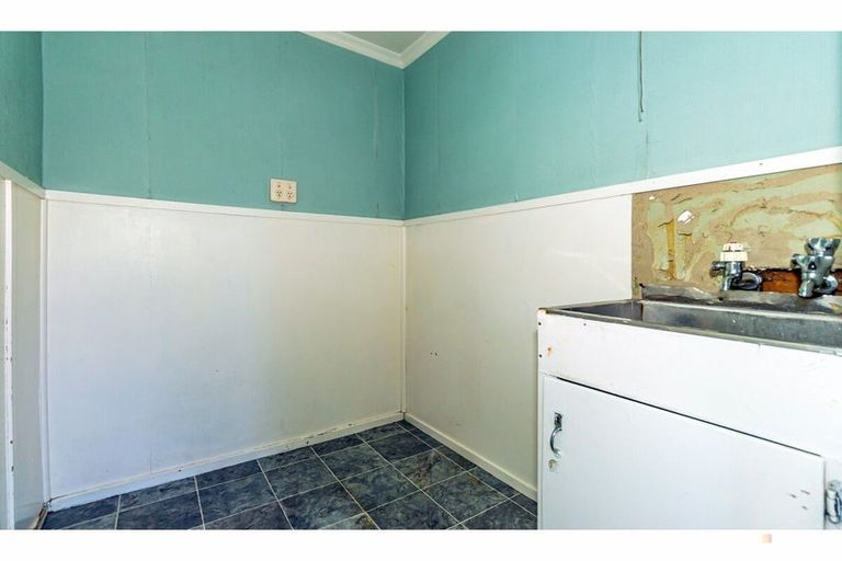 Photo of property in 1 Augustine Street, Waimate, 7924