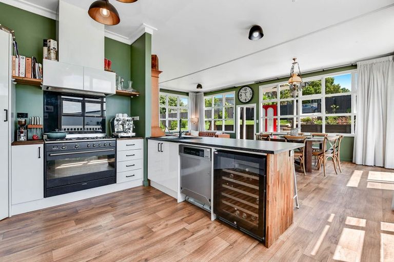 Photo of property in 4 Forlong Rise, Helensville, 0800