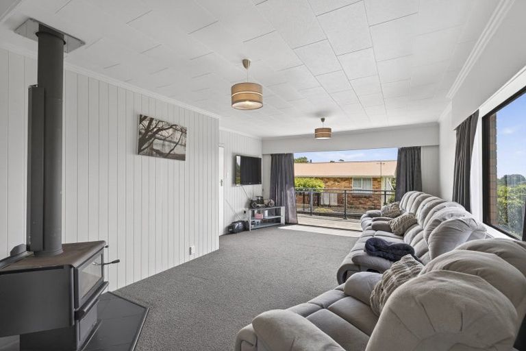 Photo of property in 46 Seaview Road, Marfell, New Plymouth, 4310