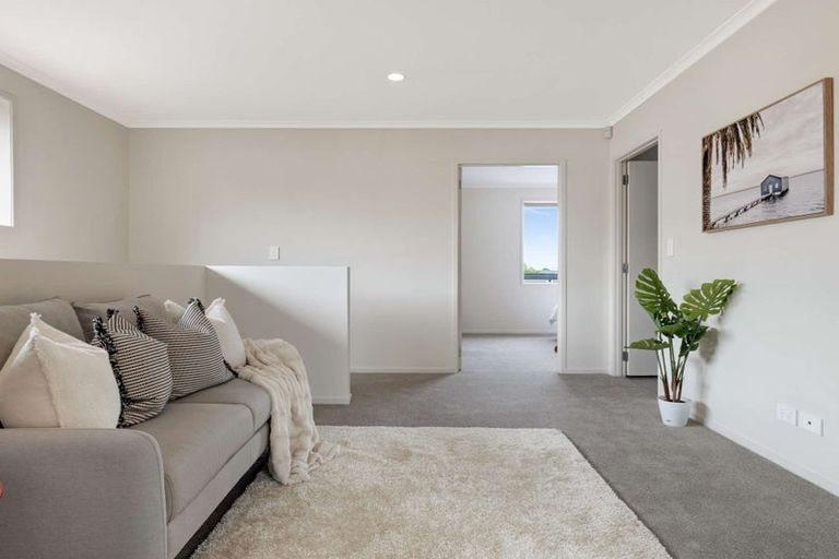 Photo of property in 18 Akeake Lane, Manurewa, Auckland, 2102