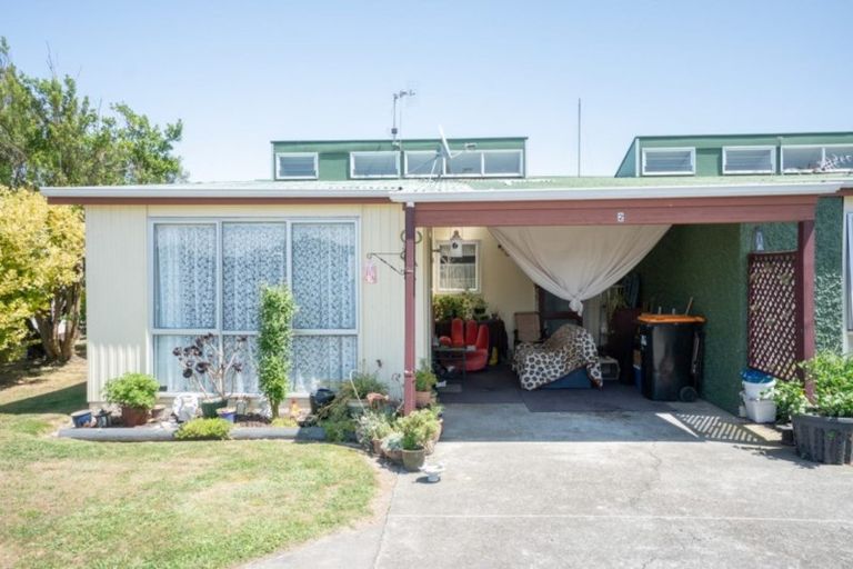 Photo of property in 2-4 Westmere Place, Takaro, Palmerston North, 4412