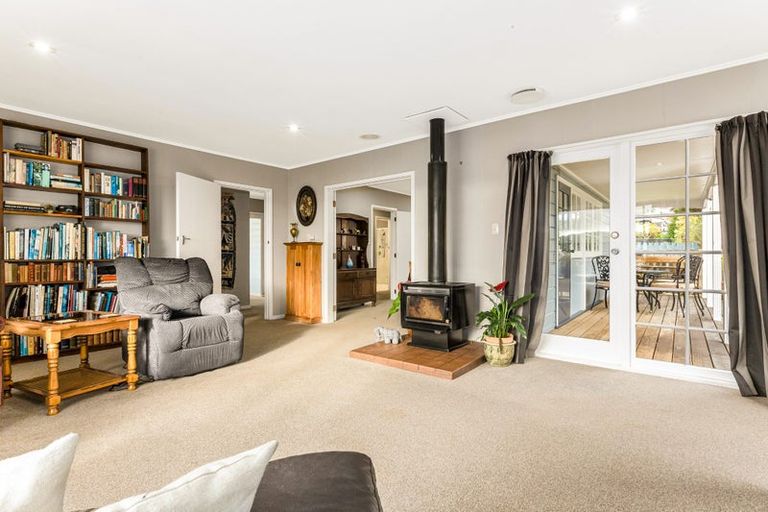 Photo of property in 7 Luff Place, Whitby, Porirua, 5024