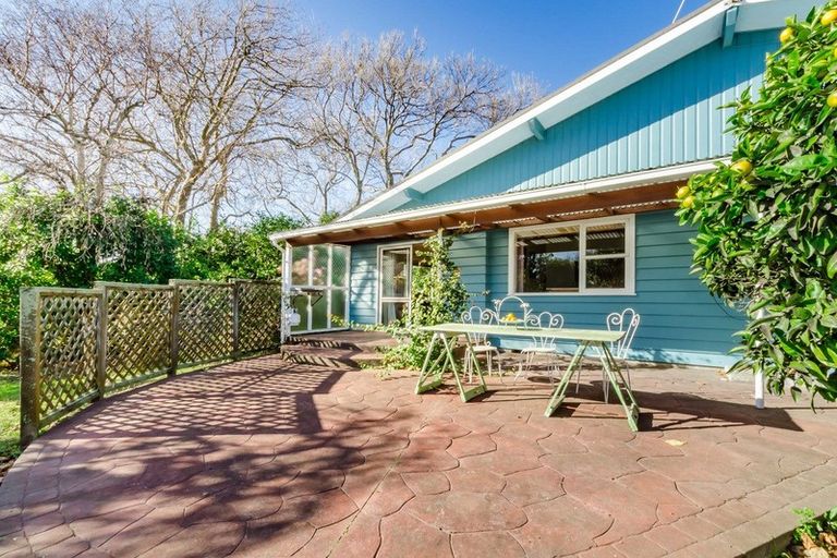 Photo of property in 212 Te Moana Road, Waikanae, 5036