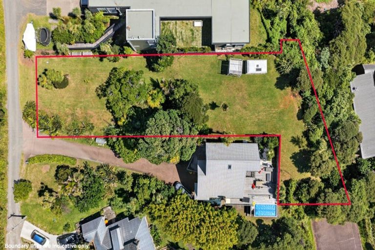 Photo of property in 72 Domain Crescent, Muriwai, 0881