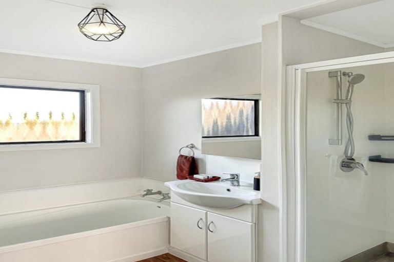 Photo of property in 1 Perry Crescent, Greenmeadows, Napier, 4112