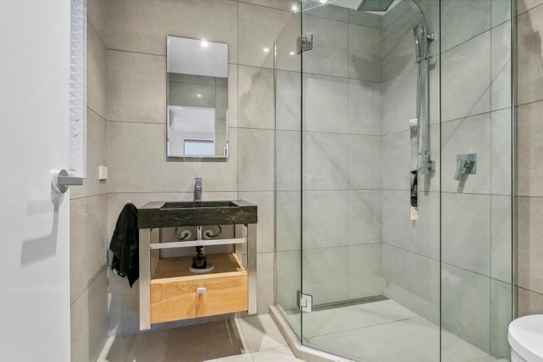 Photo of property in 58a Peter Terrace, Castor Bay, Auckland, 0620