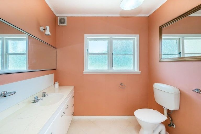 Photo of property in 27 Goldsborough Avenue, Raumati Beach, Paraparaumu, 5032