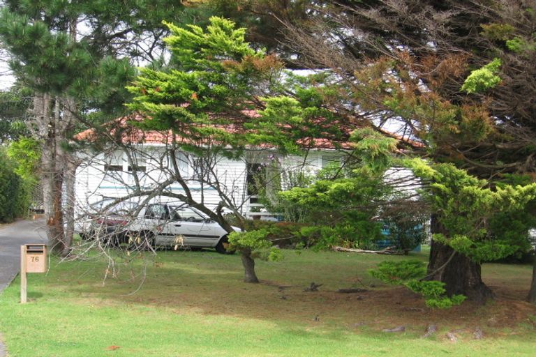 Photo of property in 76 Kelman Road, Kelston, Auckland, 0602