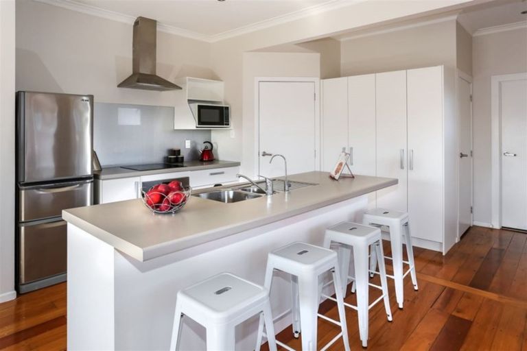 Photo of property in 18 Valley Road, Pukekohe, 2120