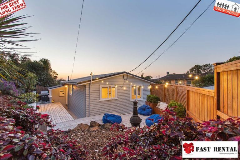 Photo of property in 2/612 East Coast Road, Pinehill, Auckland, 0630