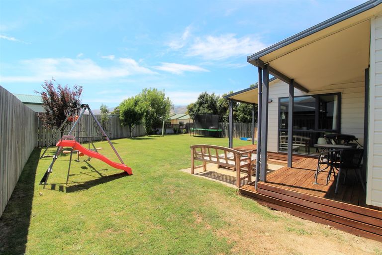 Photo of property in 33 Waenga Drive, Cromwell, 9310