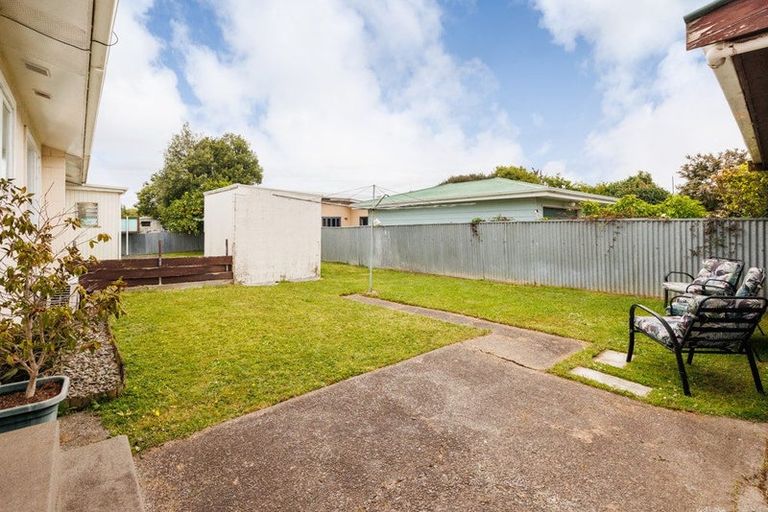 Photo of property in 19 Blenheim Place, Feilding, 4702