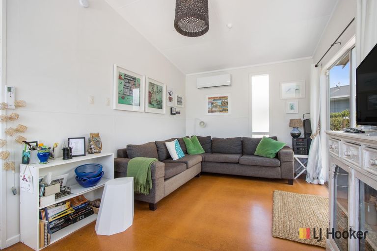 Photo of property in 17 Leo Street, Waihi Beach, 3611