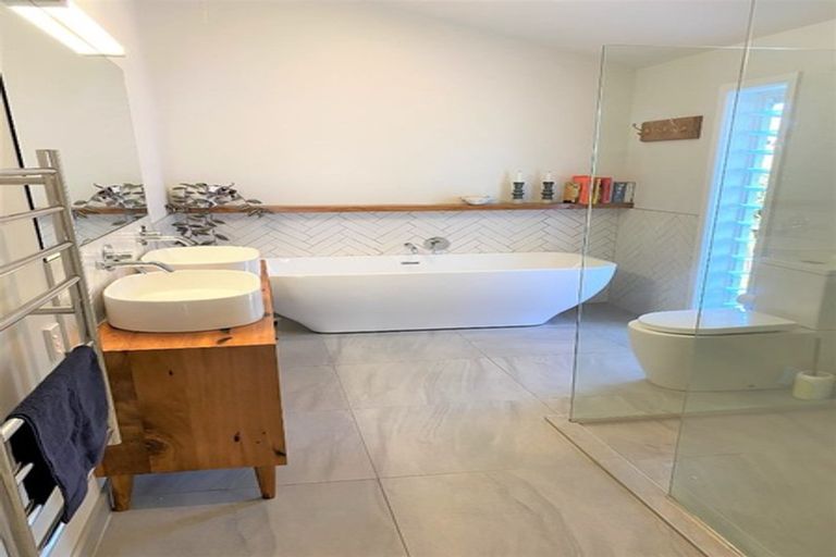 Photo of property in 11 Willow Avenue, Birkenhead, Auckland, 0626